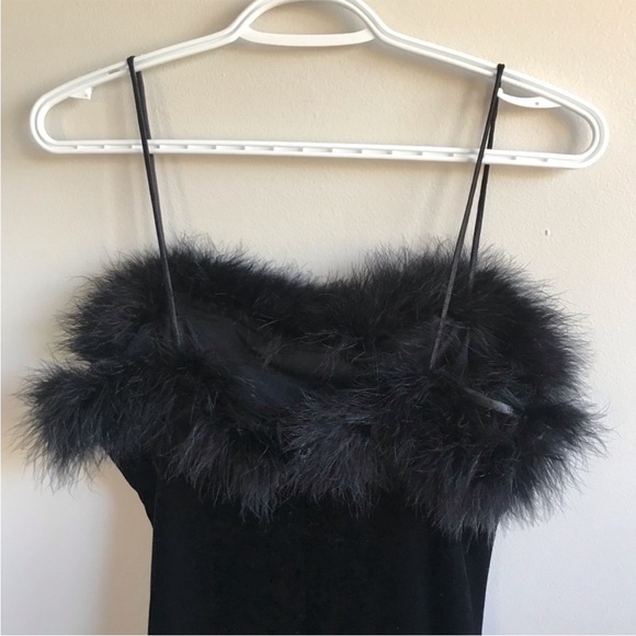 BETSEY & ADAM BLACK FULL LENGTH DRESS GOWN VELVET FAUX FUR SIDE SLIT SLEEVELESS - Picture 5 of 9